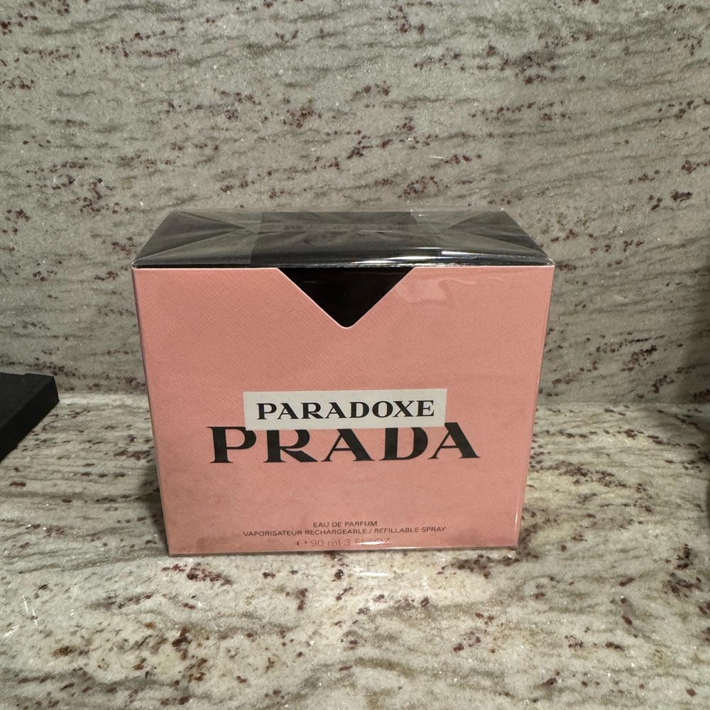 Prada Paradoxe